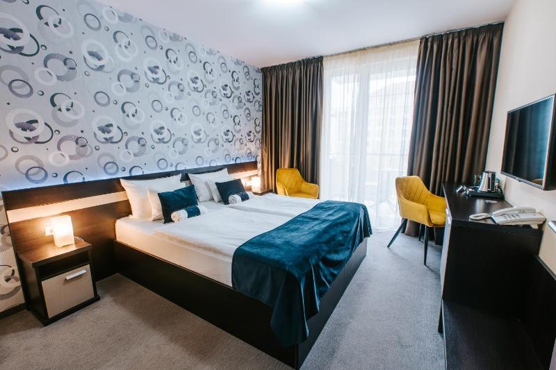 Standard Double or Twin Room image 4