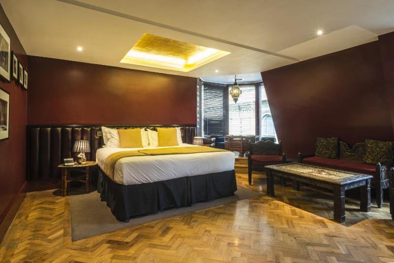 Junior Suite Double or Twin Room image 3