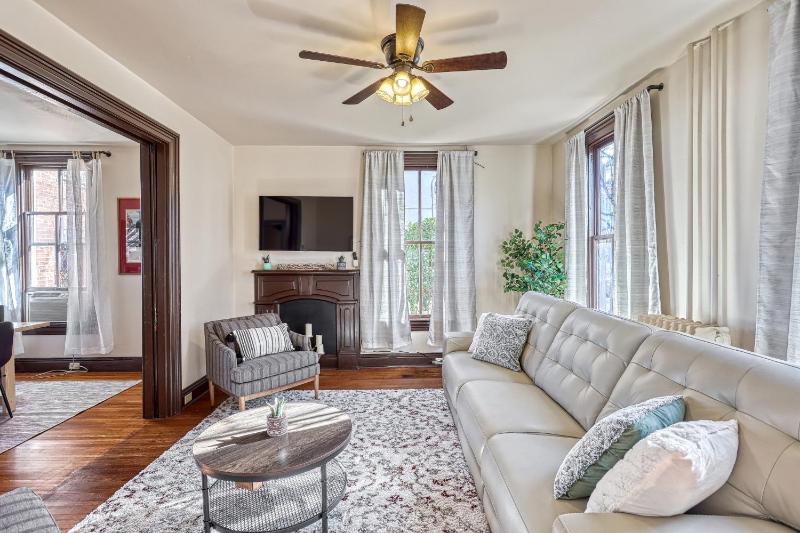 Three-Bedroom House image 1