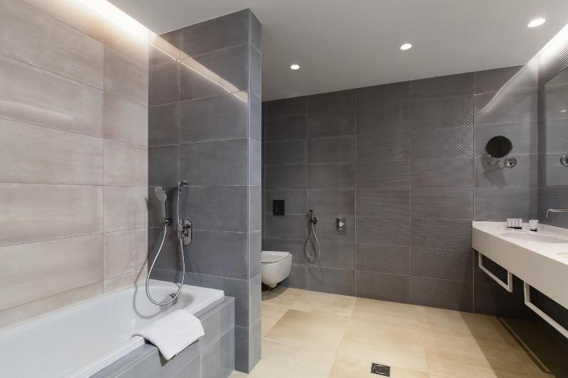 Suite with Sofa Bed and Spa Access image 4