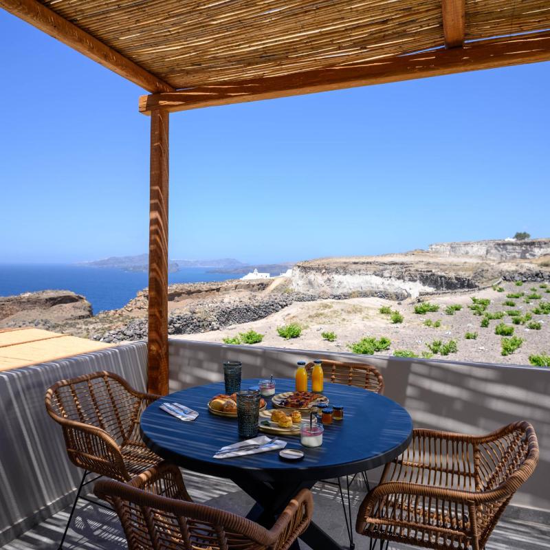 Caldera View Suite with Outdoor Hot Tub image 2