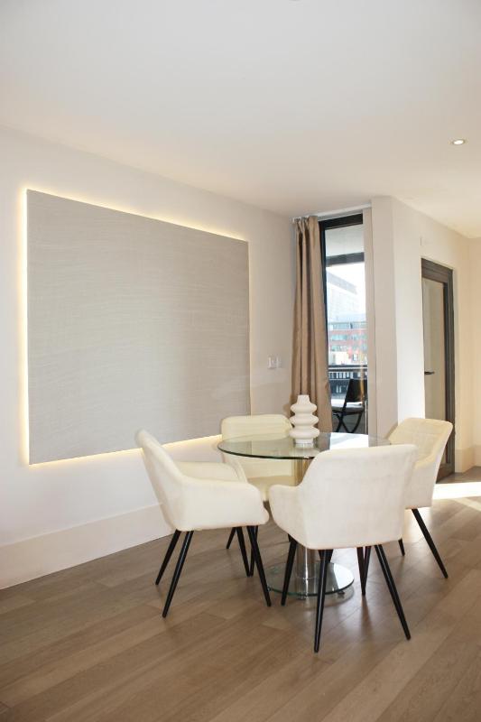 One Bedroom Apartment with Balcony and City View image 4