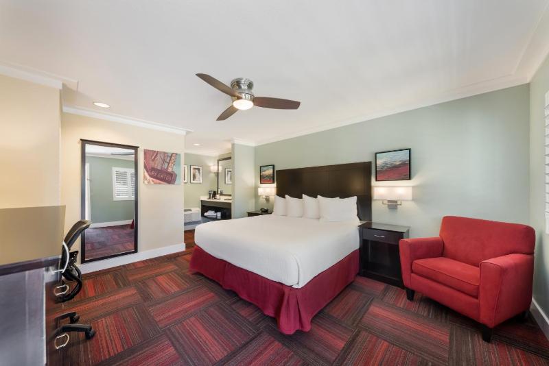 King Room image 3