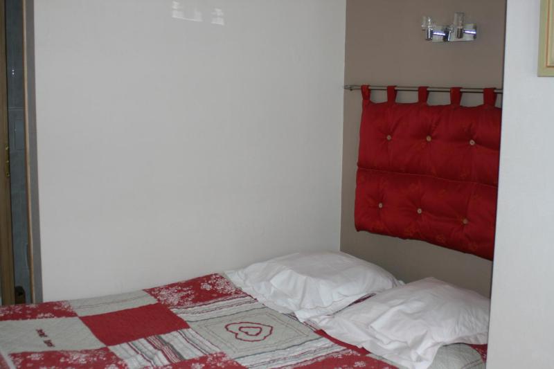 Single Room image 4