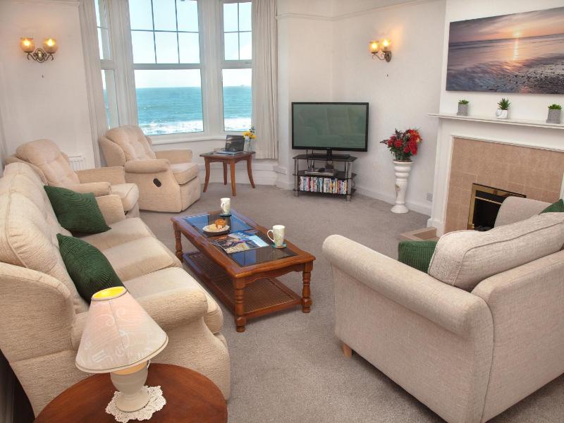 Weymouth Bay Apartment B - image 12