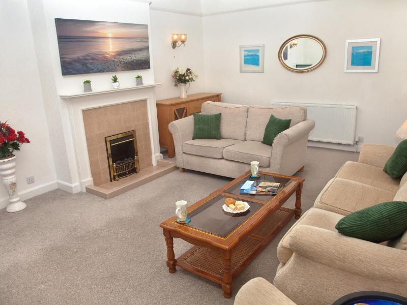 Weymouth Bay Apartment B - image 32