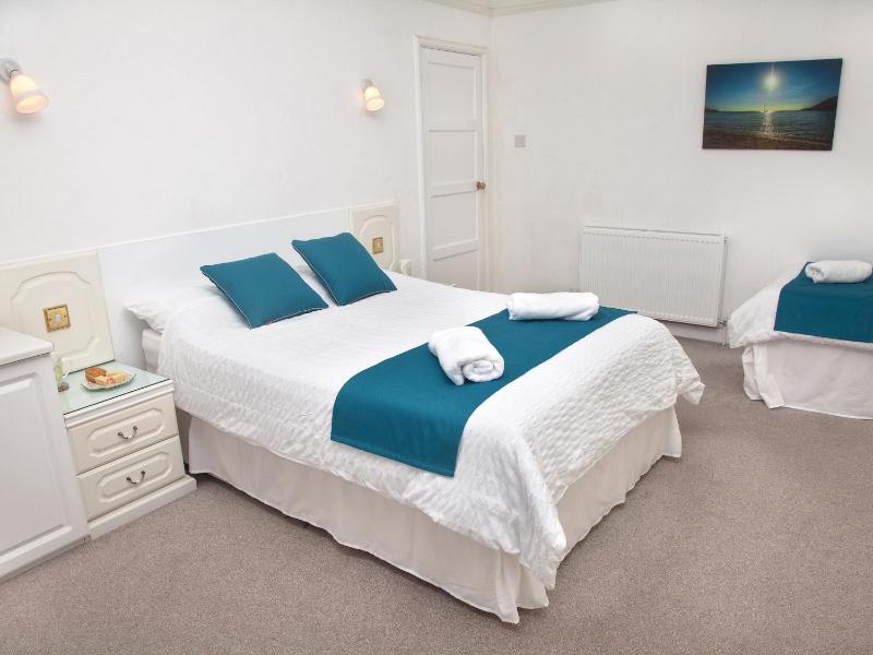 Weymouth Bay Apartment B - image 9
