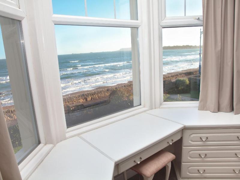Weymouth Bay Apartment B - image 26