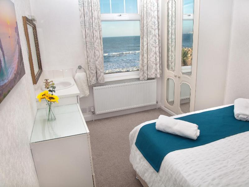 Weymouth Bay Apartment B - image 21