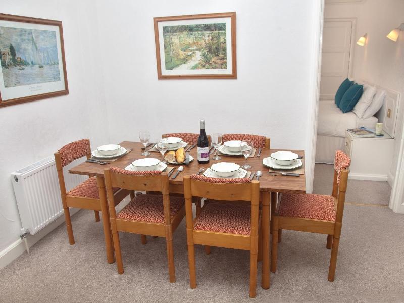 Weymouth Bay Apartment B - image 24