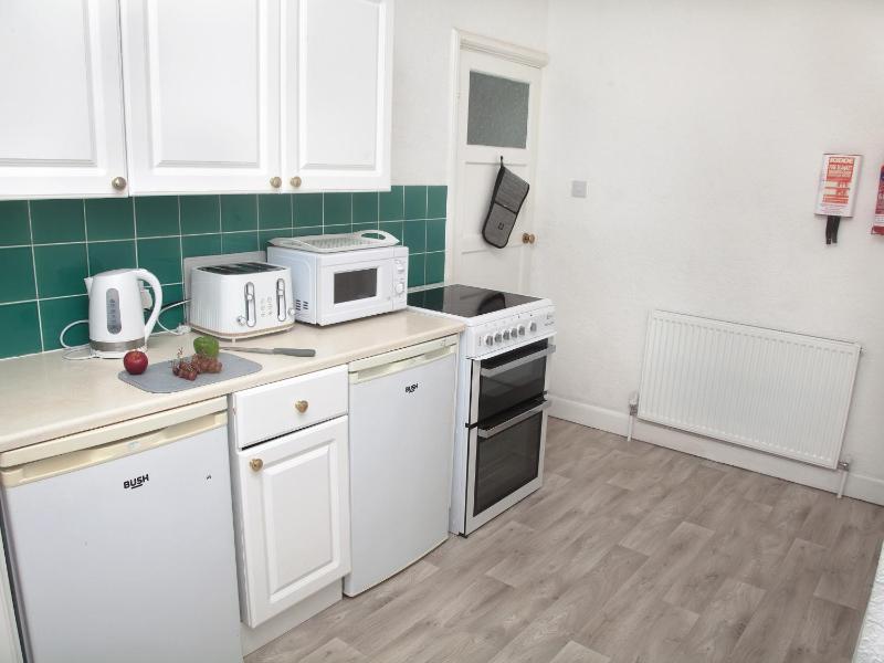 Weymouth Bay Apartment B - image 10