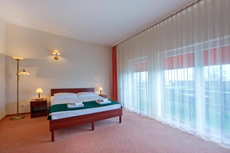 Deluxe Double or Twin Room image 2