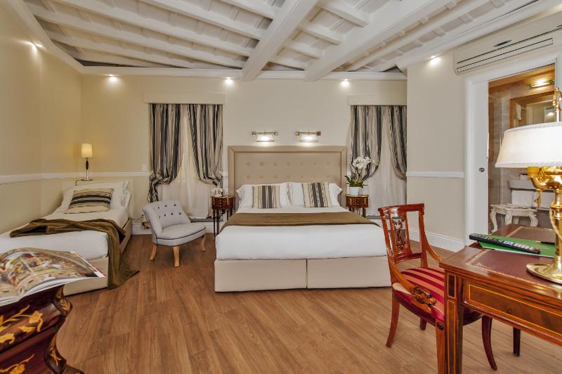 Triple Room image 3