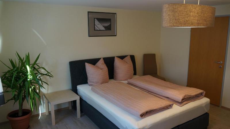 Four-Bedroom Apartment with Sauna image 4