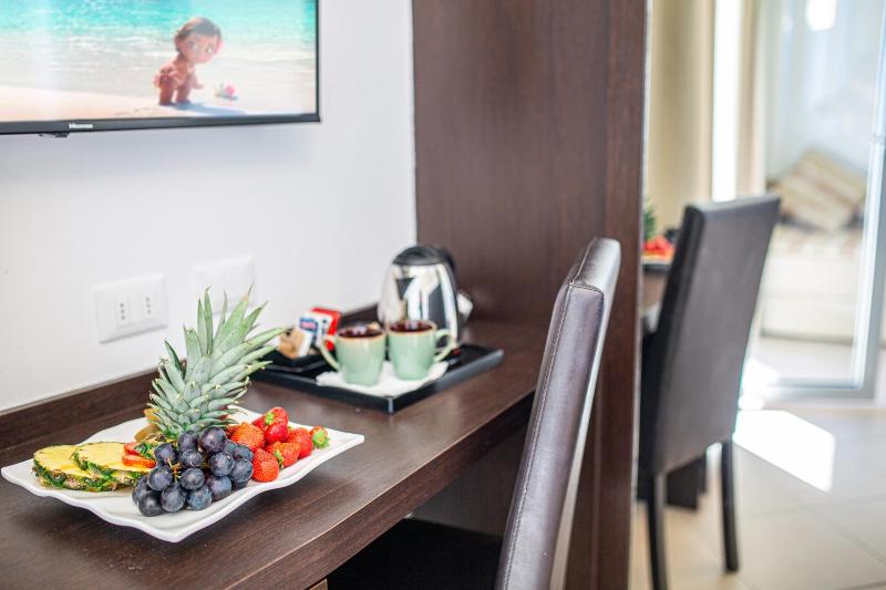 Superior Double or Twin Room with Sea View image 2
