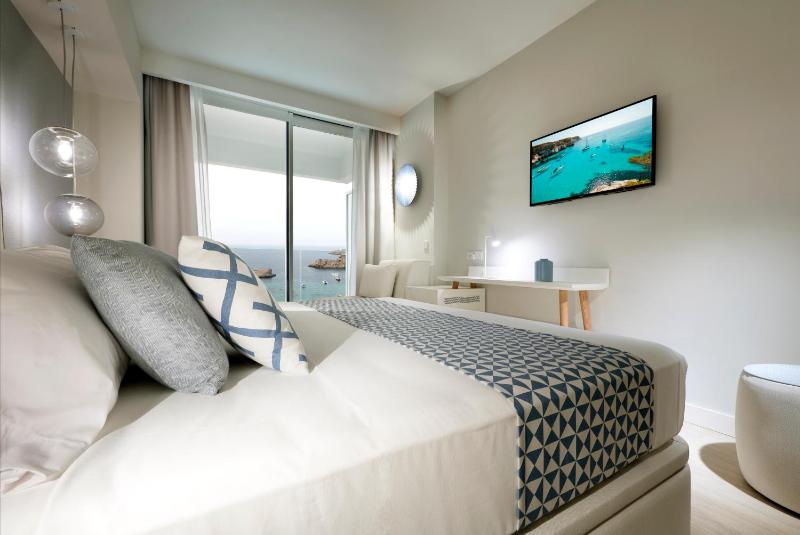 Deluxe Premium Sea View image 1