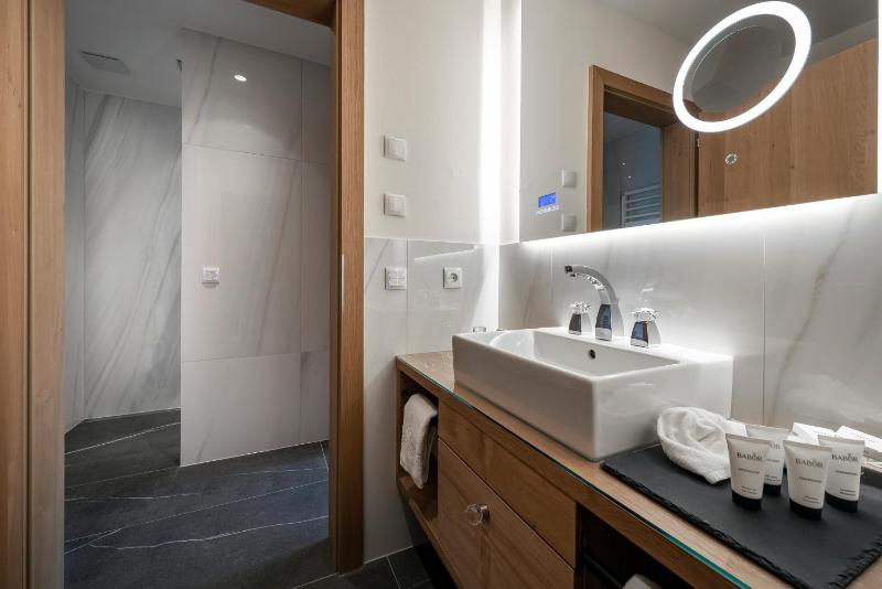 Suite with Sauna image 2