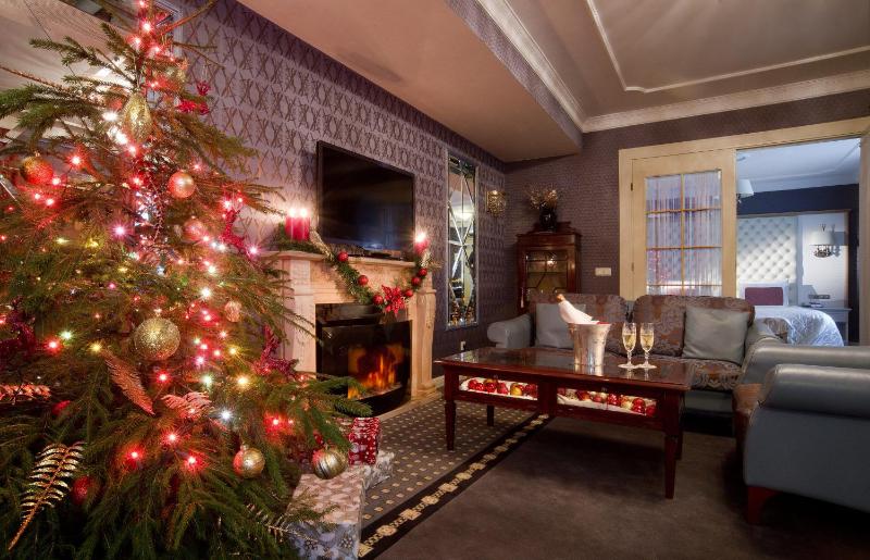 Royal Suite image 2