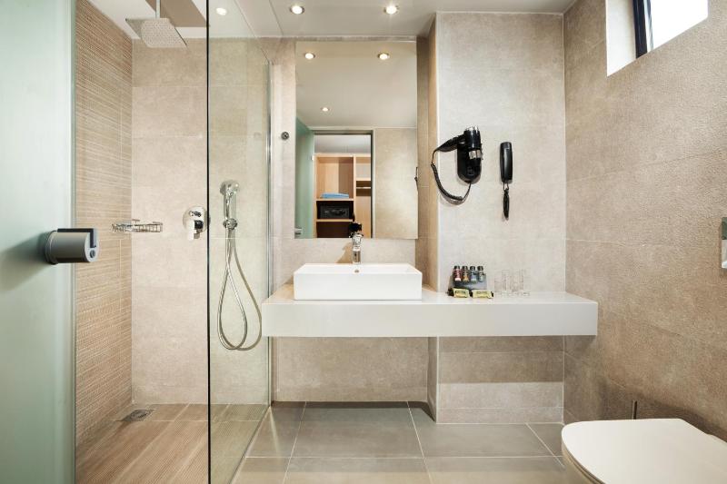 Double Room with Garden View image 1