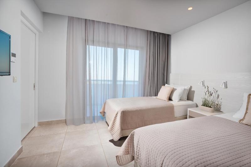 Family Room with Garden View (3 Adults + 1 child) image 1