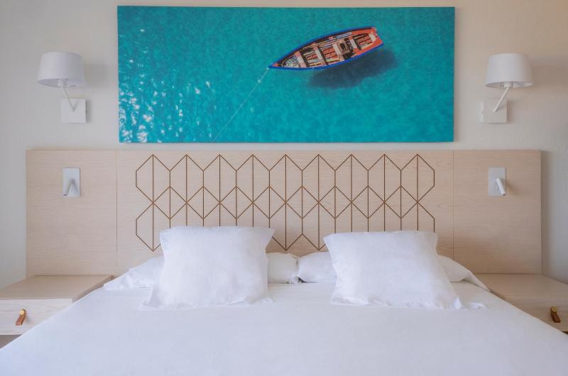 Double Room for Single Use image 4