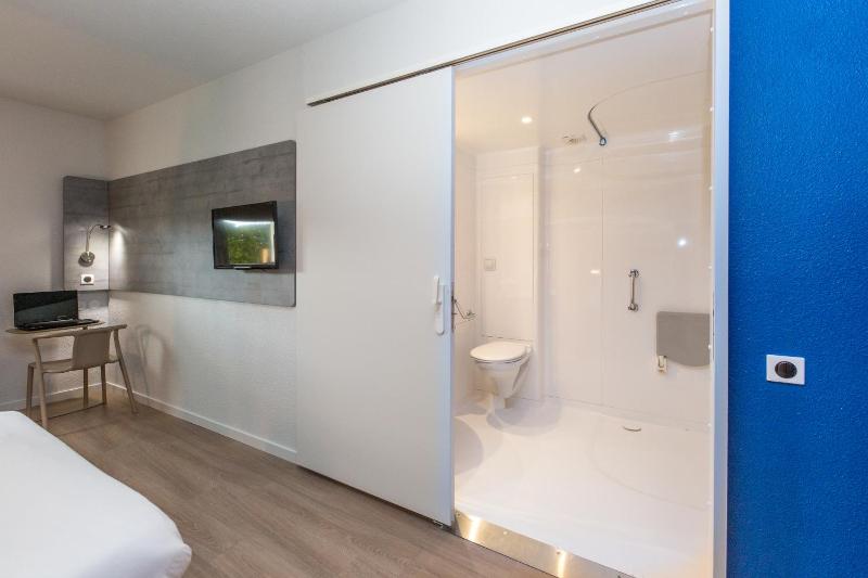Quadruple Room image 1