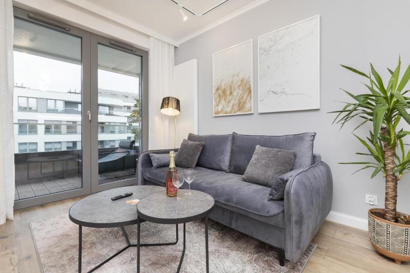 Gdynia Plac Unii Śródmieście Apartment by Noclegi Renters - image 15