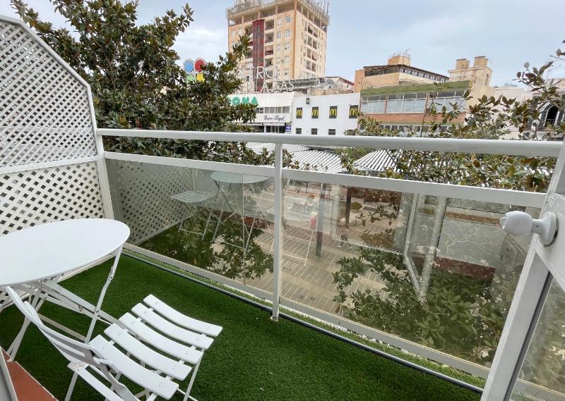 Double or Twin Room with City View image 4