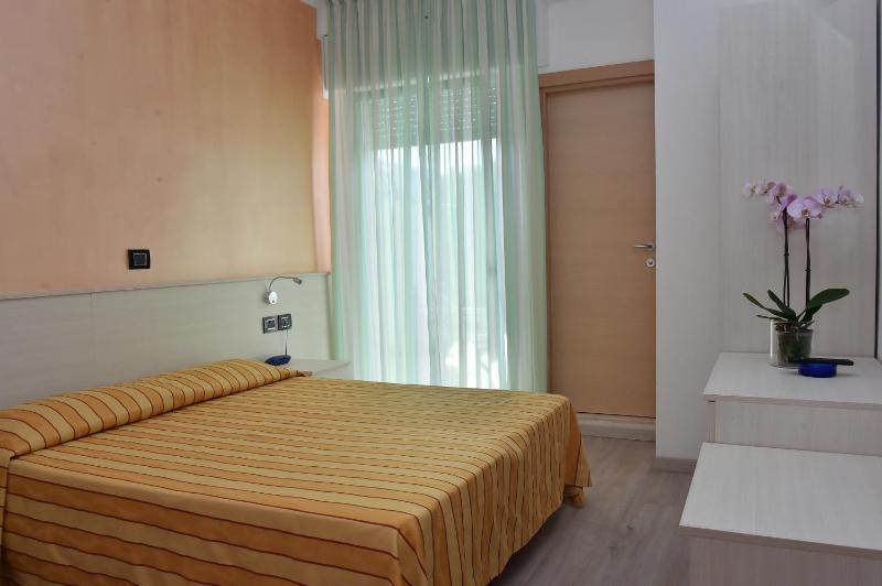 Comfort Double or Twin Room with Balcony image 1