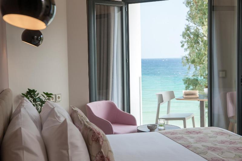 Double or Twin Room with Sea View image 2
