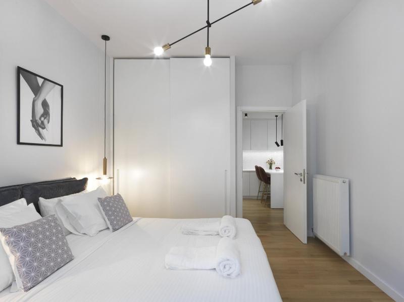 FRESH NEW & READY FOR YOU! RNVTD APT IN KOUKAKI! - image 12