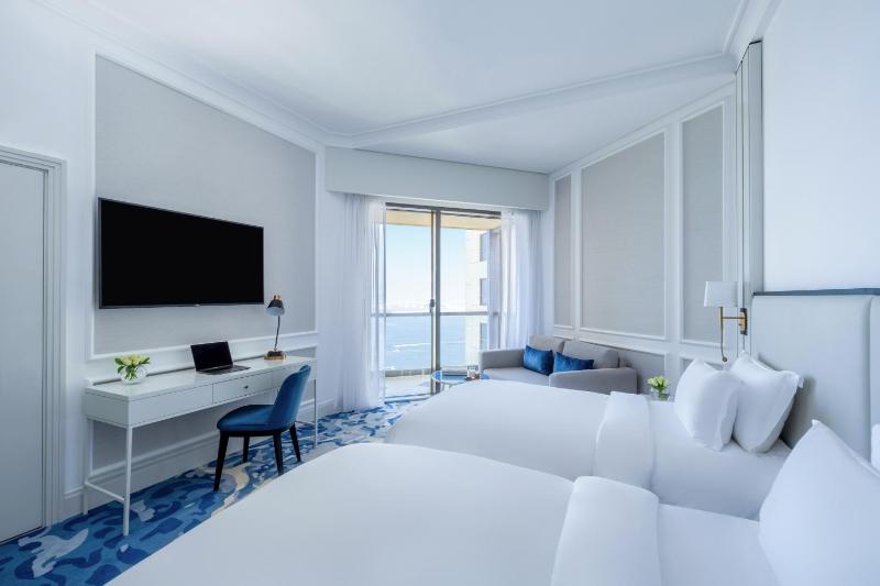 Superior Room with Two Single Beds - Partial Sea View/Pool Access image 3