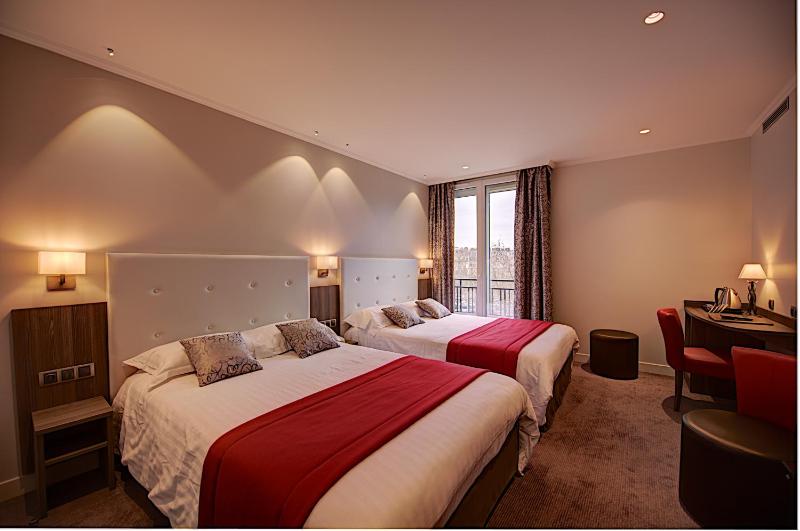 Quadruple Room image 4