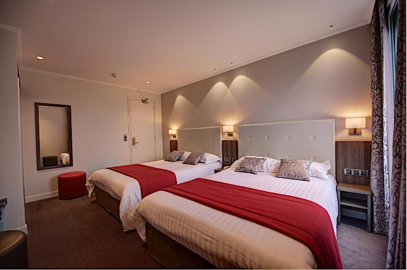 Quadruple Room image 3
