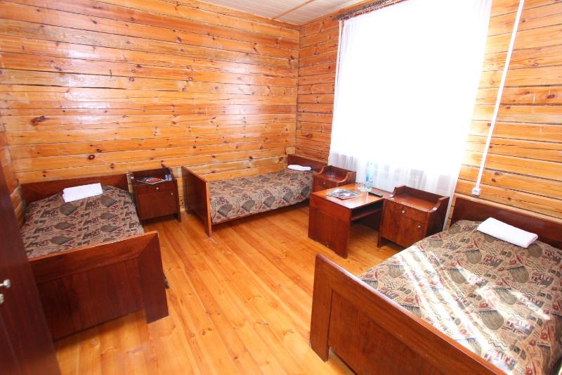Family Room image 3