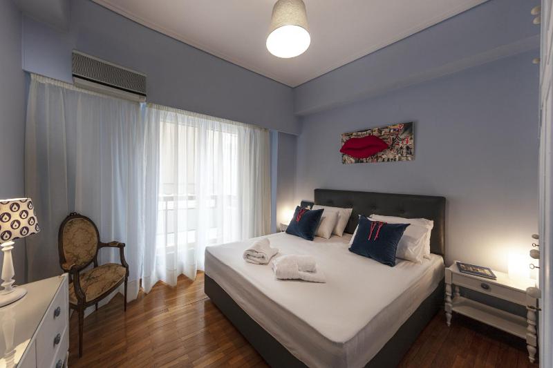 Spacious 3 Bedroom apt near Acropolis museum - image 13