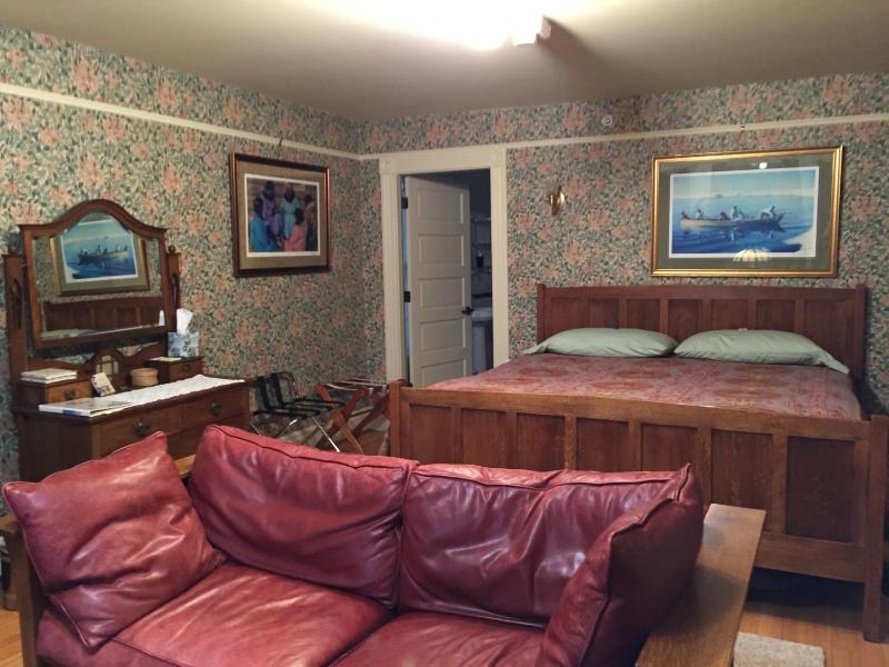 King Room with Sofa Bed image 1