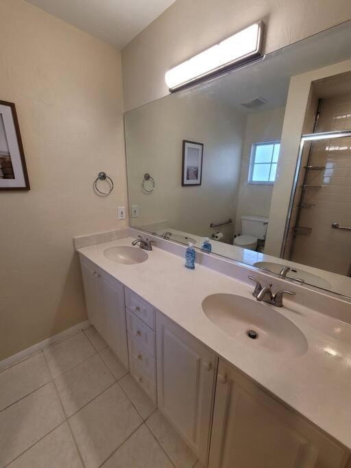 Beachy Sarasota Duplex - image 21