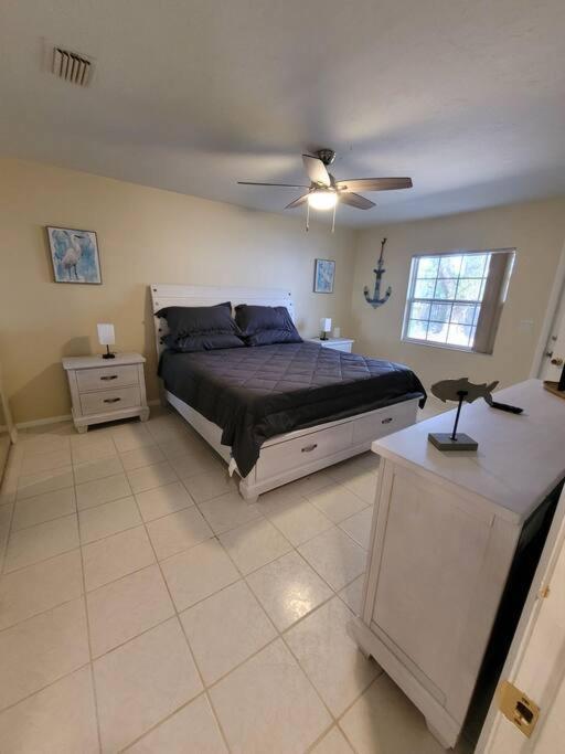 Beachy Sarasota Duplex - image 17