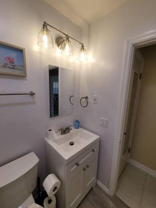 Beachy Sarasota Duplex - image 4