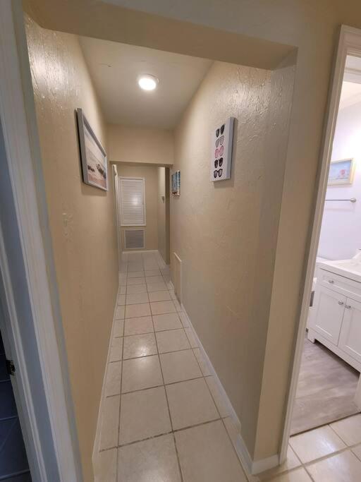 Beachy Sarasota Duplex - image 6