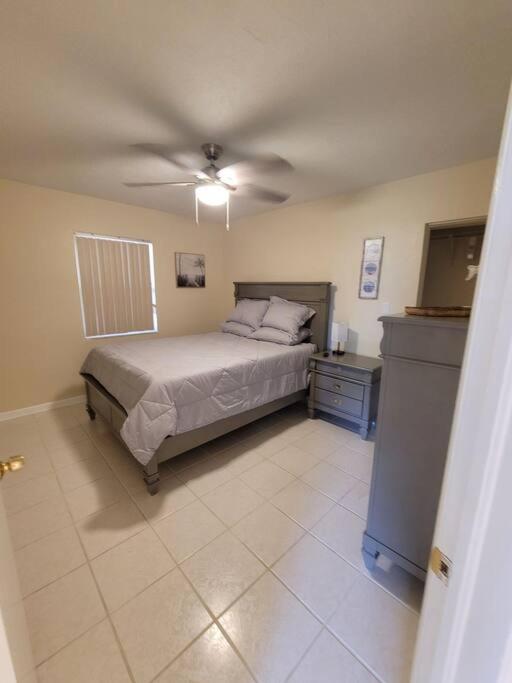Beachy Sarasota Duplex - image 8