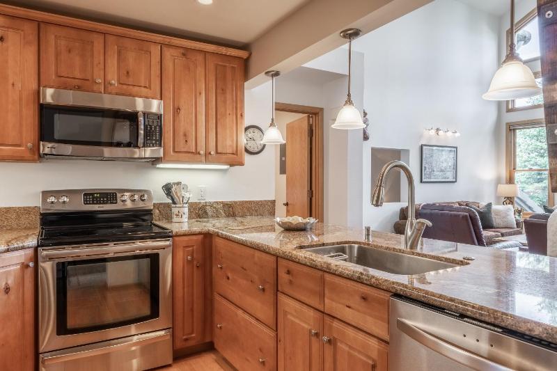 Updated 3 Bedroom 3 Bathroom Snowcreek Phase V #884 Sleeps 6 - image 36
