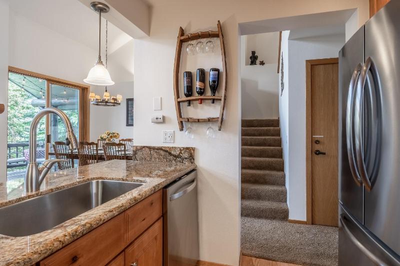 Updated 3 Bedroom 3 Bathroom Snowcreek Phase V #884 Sleeps 6 - image 47