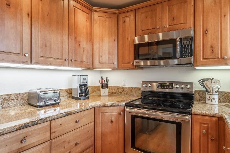 Updated 3 Bedroom 3 Bathroom Snowcreek Phase V #884 Sleeps 6 - image 43
