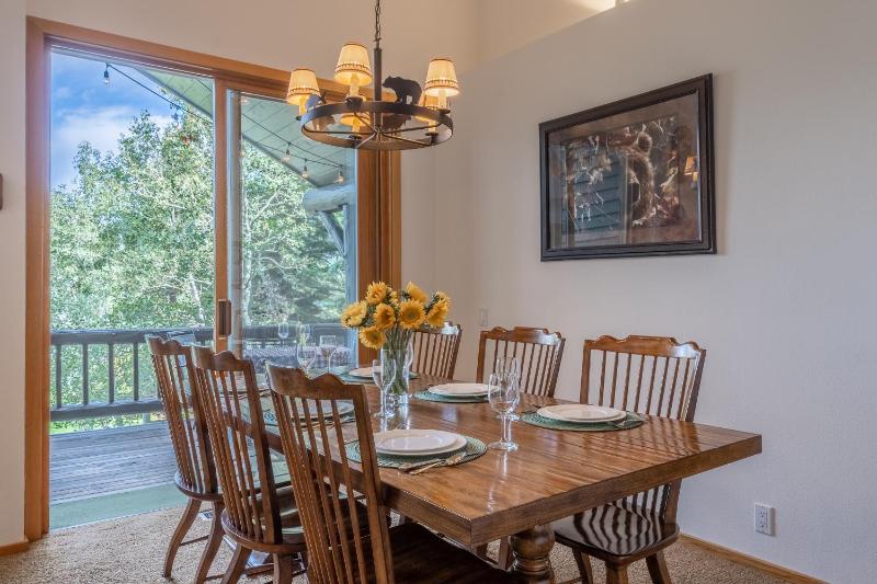 Updated 3 Bedroom 3 Bathroom Snowcreek Phase V #884 Sleeps 6 - image 39