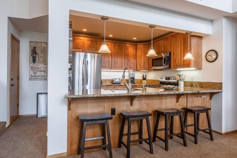 Updated 3 Bedroom 3 Bathroom Snowcreek Phase V #884 Sleeps 6 - image 42