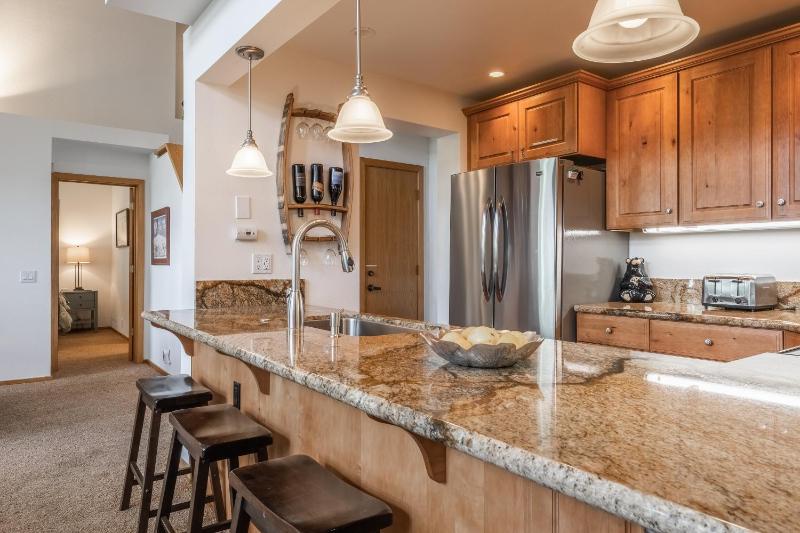 Updated 3 Bedroom 3 Bathroom Snowcreek Phase V #884 Sleeps 6 - image 48
