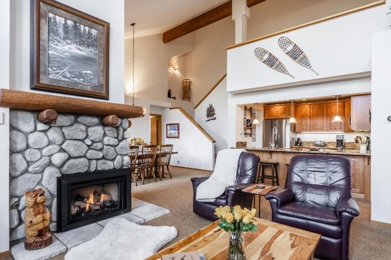 Updated 3 Bedroom 3 Bathroom Snowcreek Phase V #884 Sleeps 6 - image 28