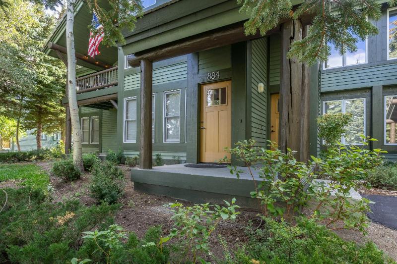 Updated 3 Bedroom 3 Bathroom Snowcreek Phase V #884 Sleeps 6 - image 11